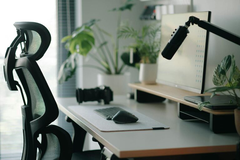 Creating a Productive Home Office: Tips for Focus and Comfort
